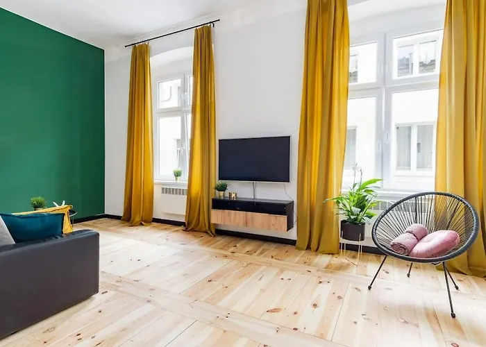 Golden Piotrkowska 116 وودج